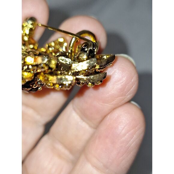 Amber Vintage Brooch Pin Sparkly Pendant Gold Tone Rhinestone Flower Old Money - Picture 9 of 9